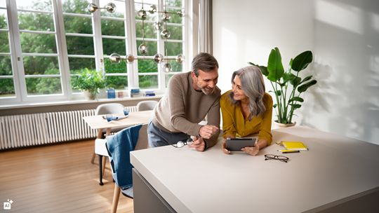 Couple reviewing data via the medi.connect app